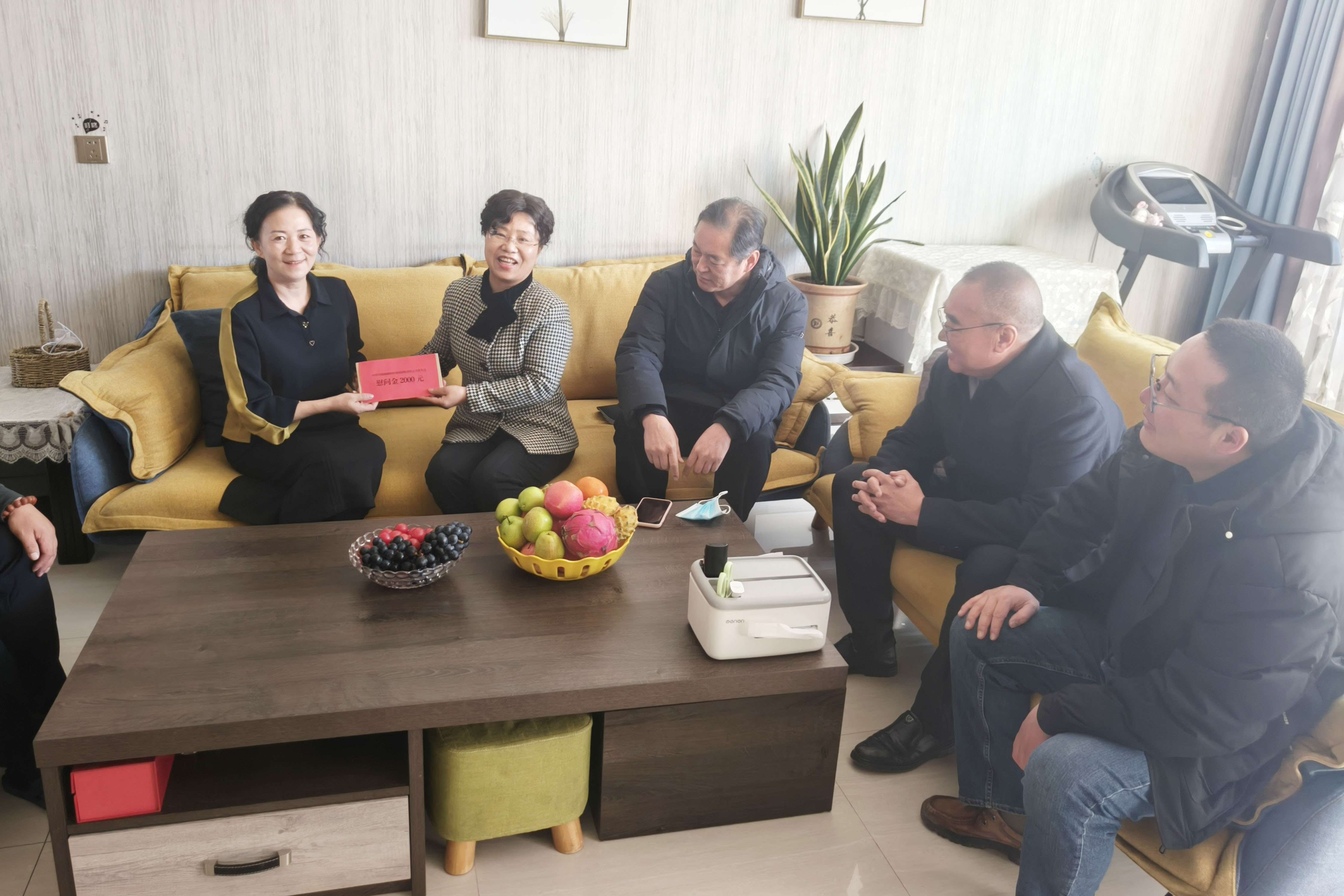 1709170398808469.jpg 慰問退休黨員1.jpg