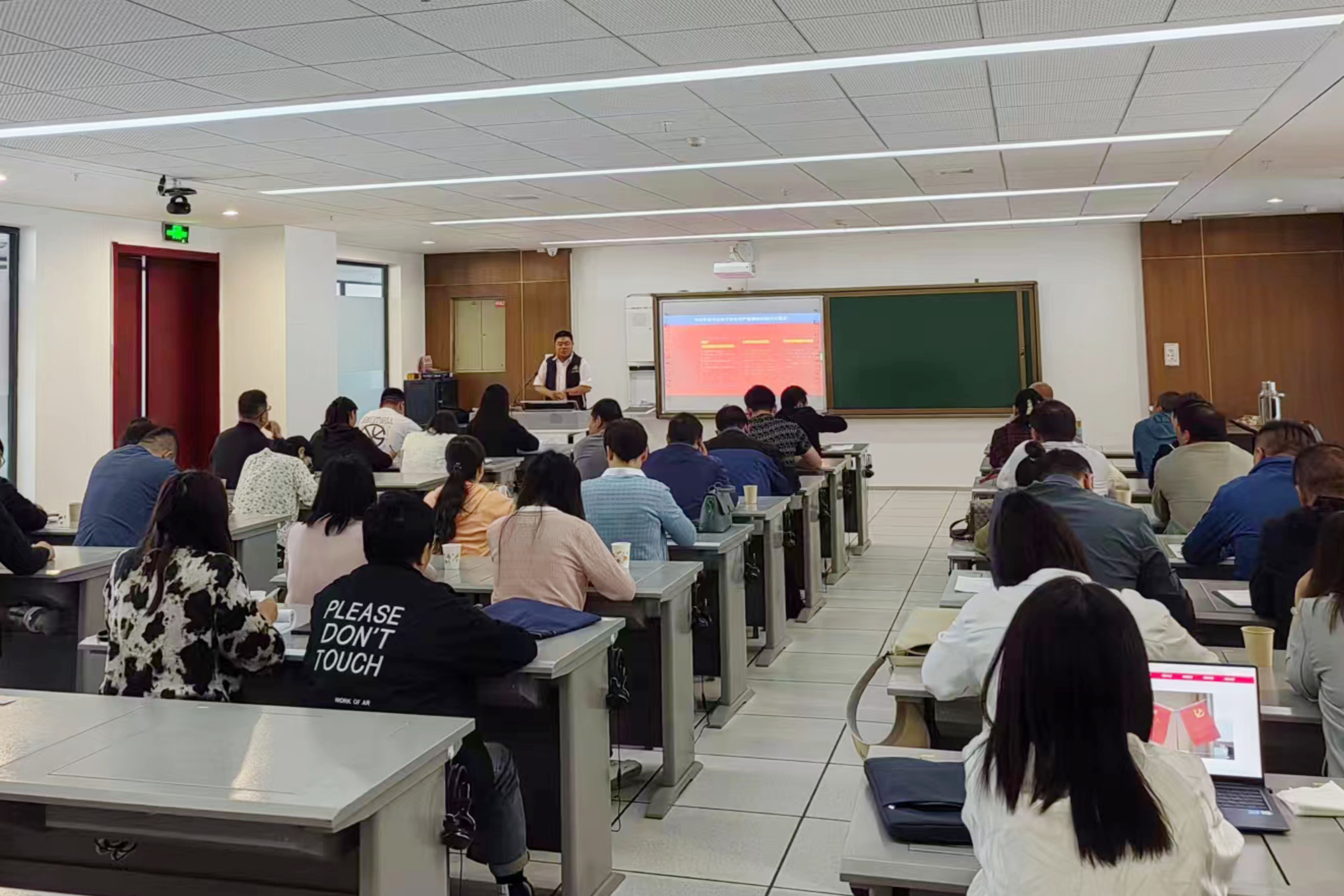 1730861010750495.jpg 集團(tuán)安全培訓(xùn)1.jpg